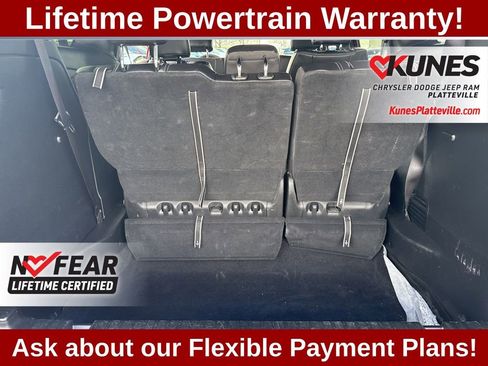 Used 2025 Chrysler Pacifica Select FWD image 25