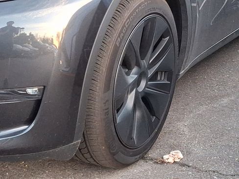 Used 2024 Tesla Model Y Long Range image 7