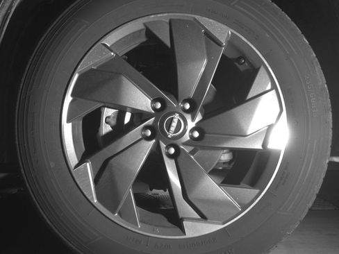 Used 2025 Nissan Rogue SV AWD/4WD image 12