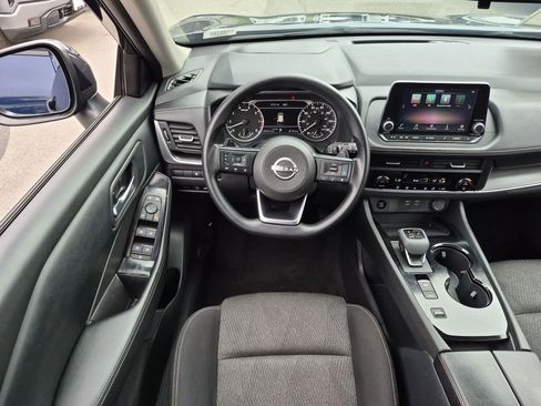 Used 2024 Nissan Rogue SV FWD image 13