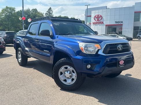 Used 2015 Toyota Tacoma 4x4 Double Cab w/ SR5 Package image 1