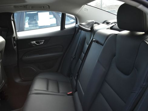 Used 2024 Volvo S60 B5 Plus image 17