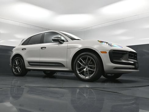 Certified 2025 Porsche Macan Turbo AWD/4WD image 29