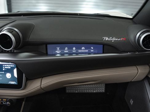 Used 2023 Ferrari Portofino M RWD image 46
