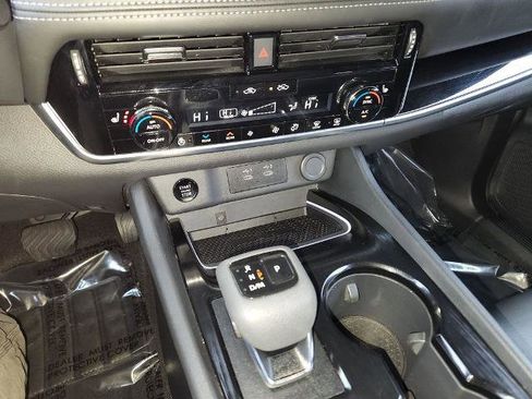 Certified 2024 Nissan Rogue SL w/ SL Premium Package image 20