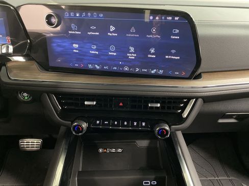 Used 2025 Chevrolet Tahoe High Country image 24