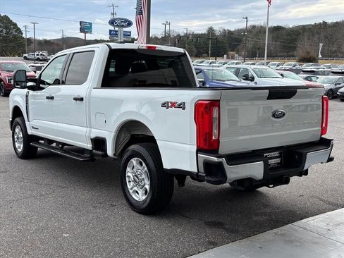 Used 2025 Ford F250 XLT image 2