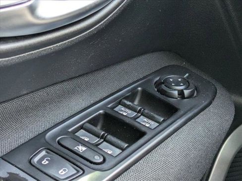 Used 2021 Jeep Renegade Sport FWD image 13