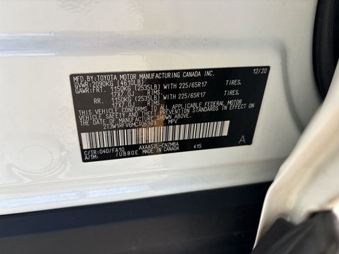 Used 2021 Toyota RAV4 XLE image 24