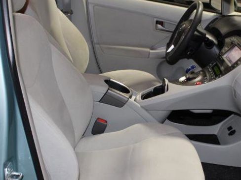 Used 2014 Toyota Prius Three image 29