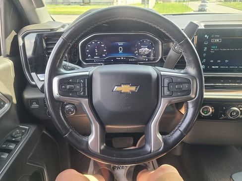 Used 2022 Chevrolet Silverado 1500 LT AWD/4WD image 27
