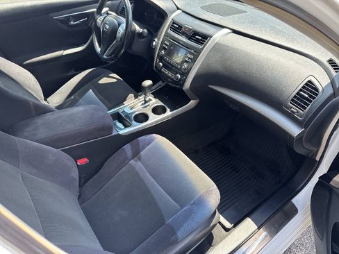 Used 2013 Nissan Altima 2.5 SV FWD image 9