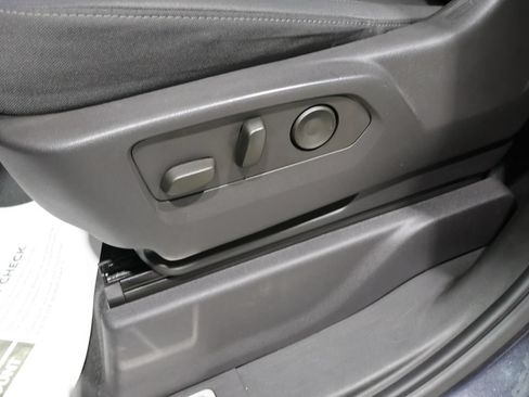 Used 2024 Chevrolet Silverado 1500 LT AWD/4WD image 12