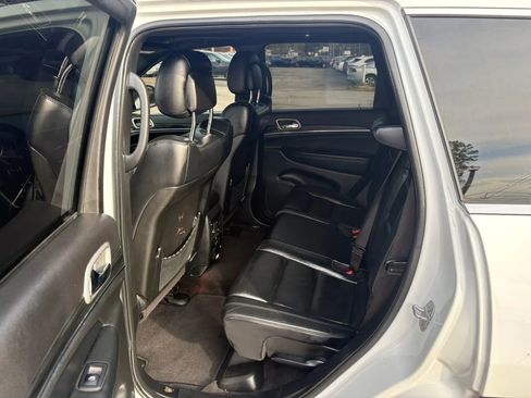 Used 2022 Jeep Grand Cherokee Limited image 7