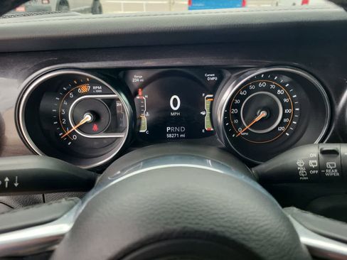 Used 2021 Jeep Wrangler Unlimited Sahara AWD/4WD image 26