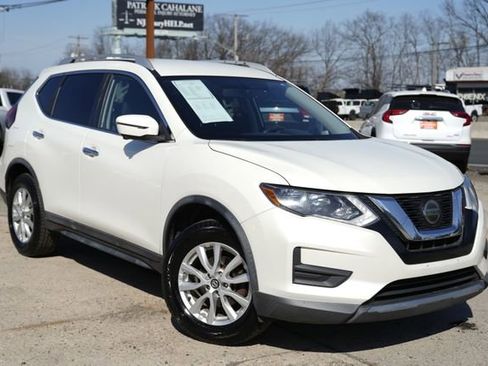 Used 2018 Nissan Rogue SV w/ Premium Package image 1