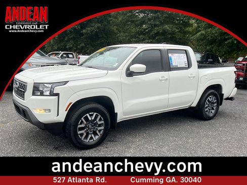 Used 2022 Nissan Frontier SV image 1