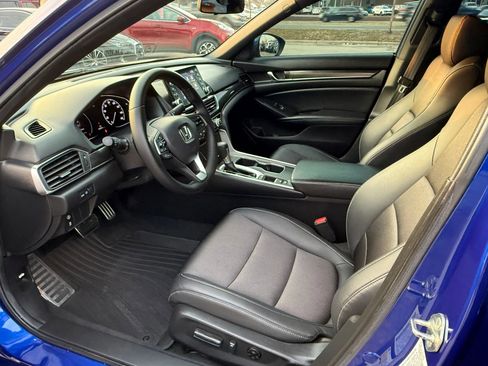 Used 2019 Honda Accord Sport image 9