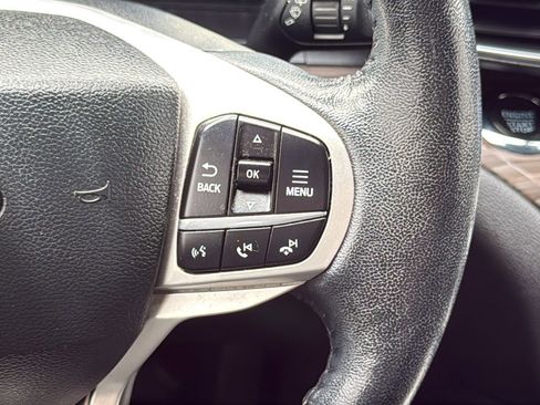Used 2023 Ford Explorer Limited w/ Limited Technology Package RWD image 24