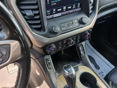 Used 2019 GMC Acadia Denali image 17