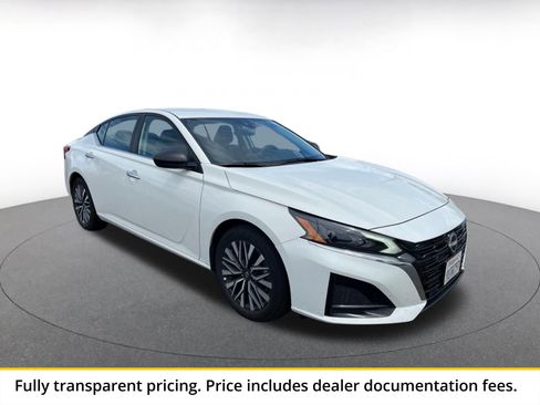Used 2025 Nissan Altima 2.5 SV FWD image 1