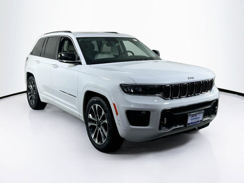 Used 2022 Jeep Grand Cherokee Overland AWD/4WD image 3
