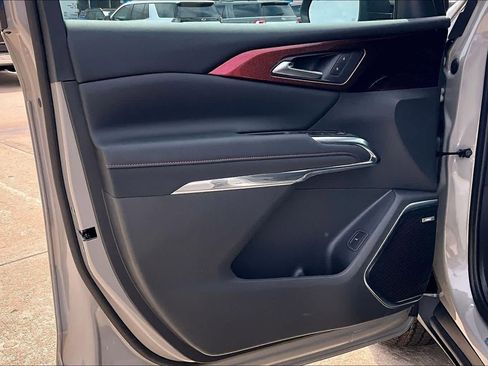 New 2026 Chevrolet Traverse Z71 w/ Enhanced Driving Package image 11