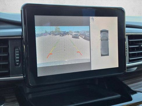 Used 2021 Ford Explorer Limited w/ Equipment Group 301A AWD/4WD image 14