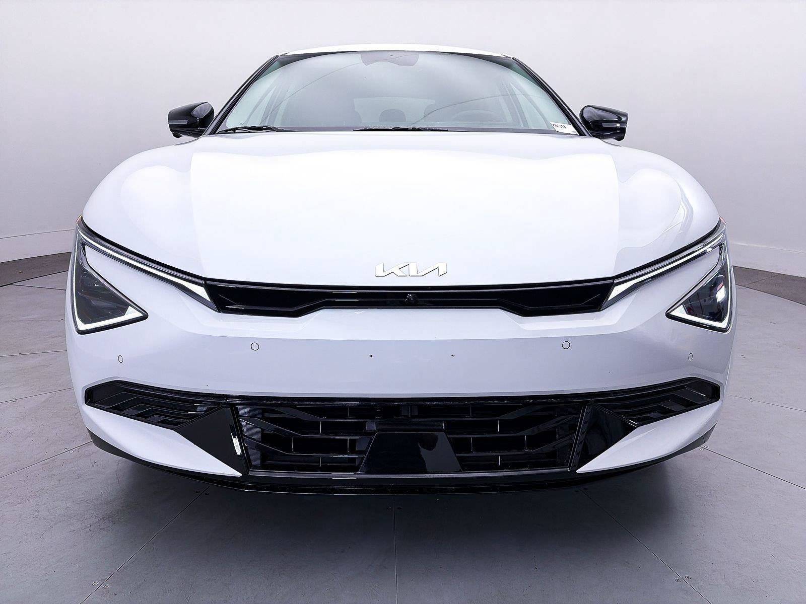 Used 2025 Kia EV6 Wind RWD image 12
