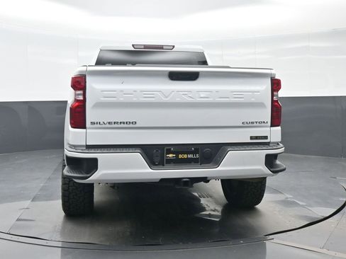 Used 2022 Chevrolet Silverado 1500 Custom image 5