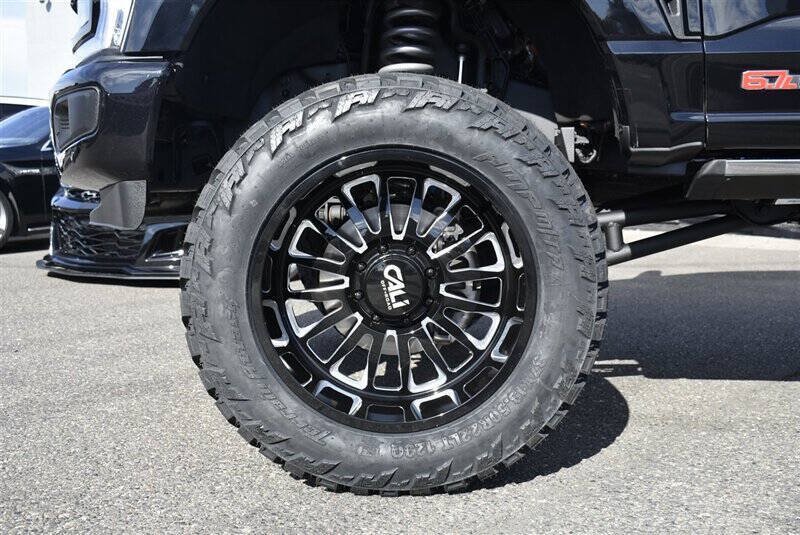 Used 2025 Ford F250 Platinum AWD/4WD image 9