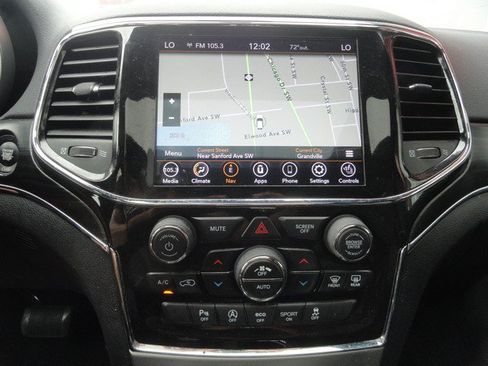 Used 2021 Jeep Grand Cherokee Limited AWD/4WD image 15