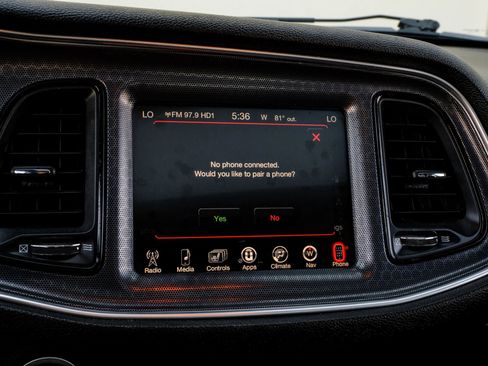 Used 2016 Dodge Challenger R/T Scat Pack w/ Leather Interior Group image 39