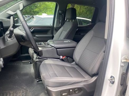 Used 2023 Chevrolet Silverado 1500 LT AWD/4WD image 5