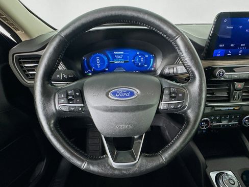Used 2020 Ford Escape Titanium image 11