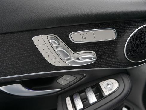 Used 2022 Mercedes-Benz GLC 300 4MATIC w/ Multimedia Package Lite image 21