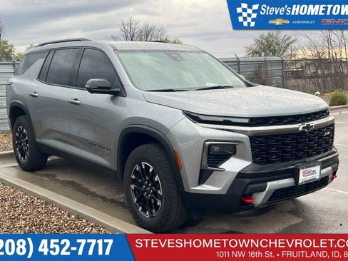 Used 2025 Chevrolet Traverse Z71 w/ Enhanced Driving Package image 1