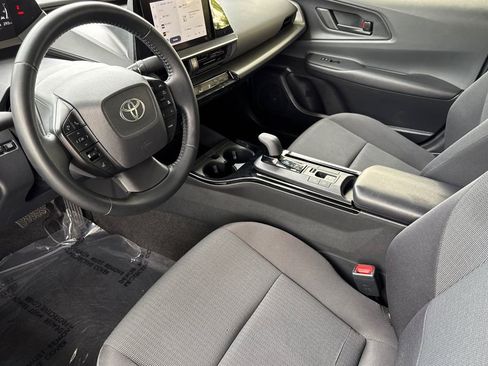 Used 2024 Toyota Prius LE image 5