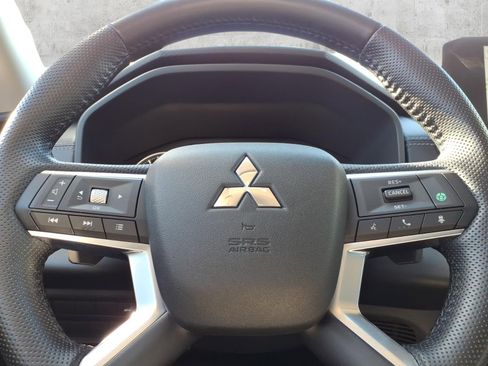 Used 2022 Mitsubishi Outlander SEL image 24