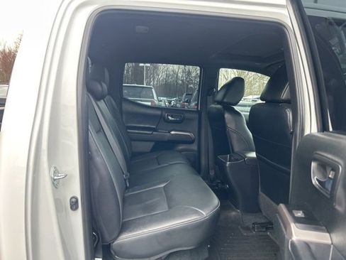 Used 2023 Toyota Tacoma Limited image 15