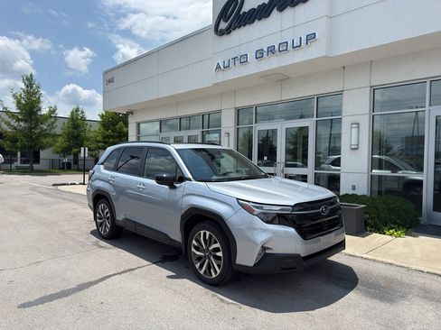 Used 2025 Subaru Forester Touring AWD/4WD image 1