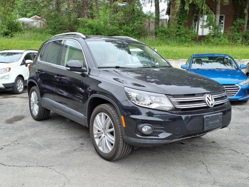 Used 2016 Volkswagen Tiguan SE AWD/4WD image 1