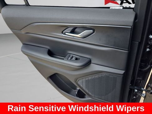 New 2025 Jeep Grand Cherokee Altitude RWD image 17
