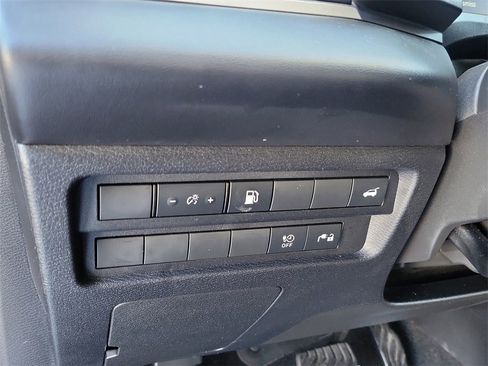 Used 2024 Mitsubishi Outlander SE image 21