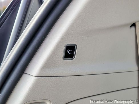 Used 2019 Chrysler Pacifica Touring-L w/ Advanced Safetytec Group image 29