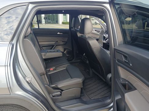Used 2023 Volkswagen Atlas Cross Sport SE w/ Panoramic Sunroof Package FWD image 22