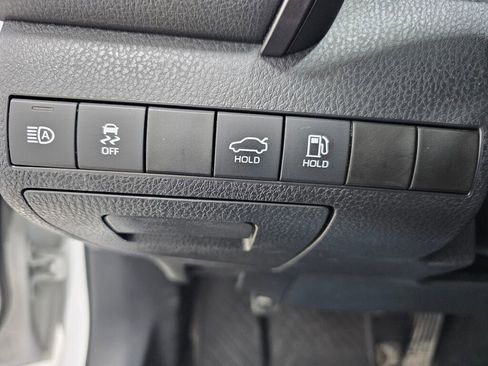 Used 2020 Toyota Camry SE image 20