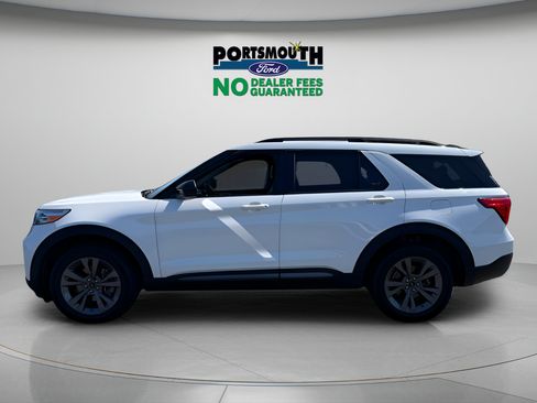 Used 2024 Ford Explorer XLT w/ Equipment Group 202A AWD/4WD image 2