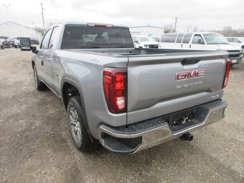 New 2026 GMC Sierra 1500 SLE image 7