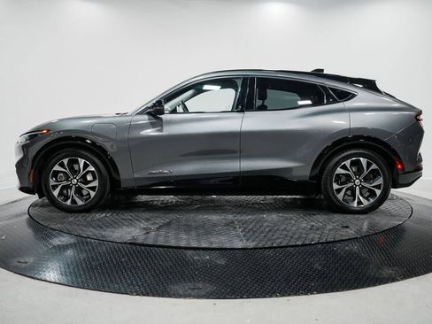 Used 2021 Ford Mustang Mach-E Premium image 4